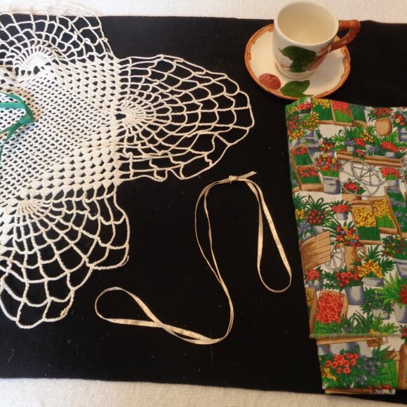 FRANCISAN SM APPLE CUP & SAUCER OLD LG DOILY RIBBONS GARDEN FABRIC LOT - Picture 3 of 16